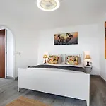 Torre 3 Apartment *